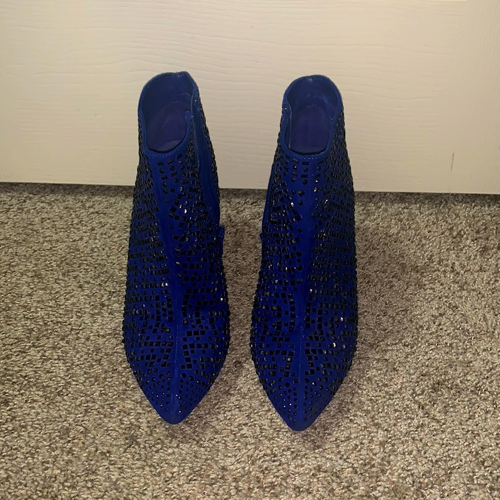 Blue boots with black rhinestone